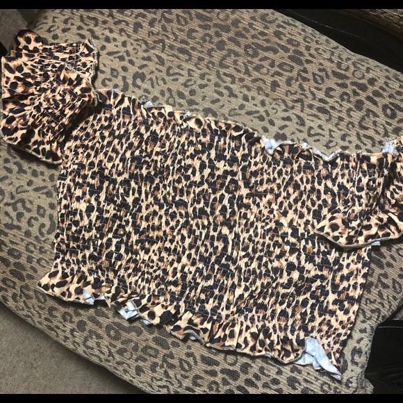 SOLD…Crop Top - Picture 2 of 3